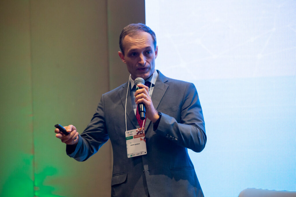 WEB_194_241205_Reumatec_MarceloAmaral